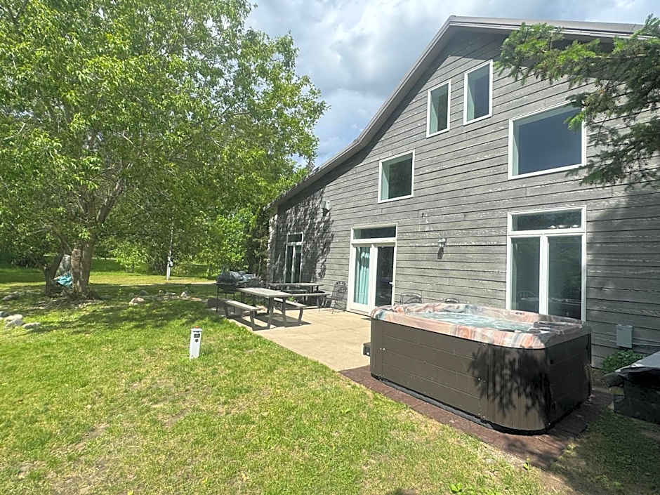 The River Condos Hot Tub Fireplace Family & Pet Friendly River Front 2 to 6 bedroom condos dock