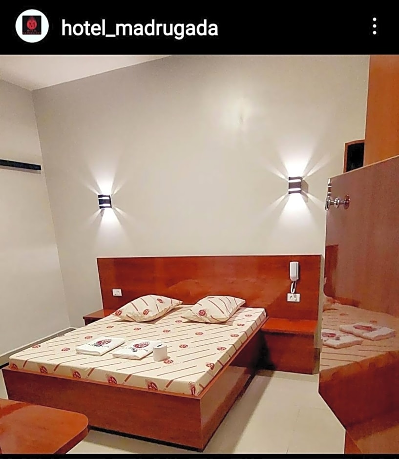 Hotel Madrugada