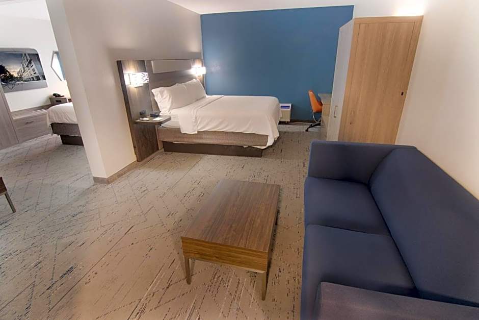 Holiday Inn Express and Suites Fort Lauderdale Airport West By IHG