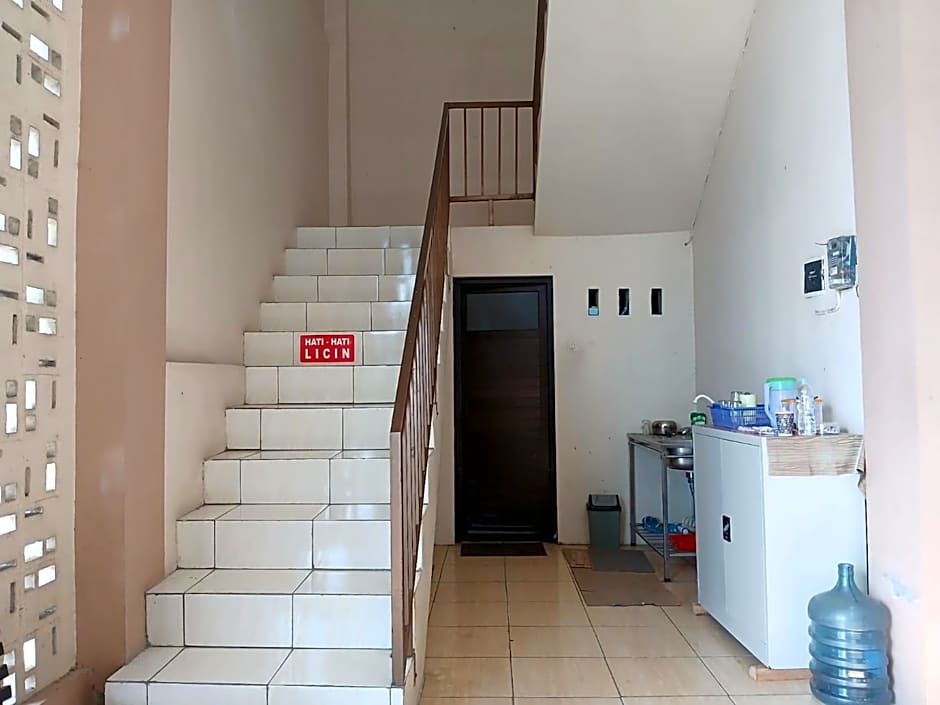 RedDoorz Syariah near Masjid Al-Aqsha Klaten