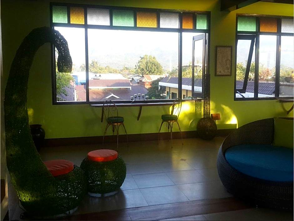 Thanakha Inle Hotel