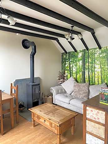 The Craighlaw Hideaway A Peaceful Village Escape 2 Bedroom Apartment with Garden