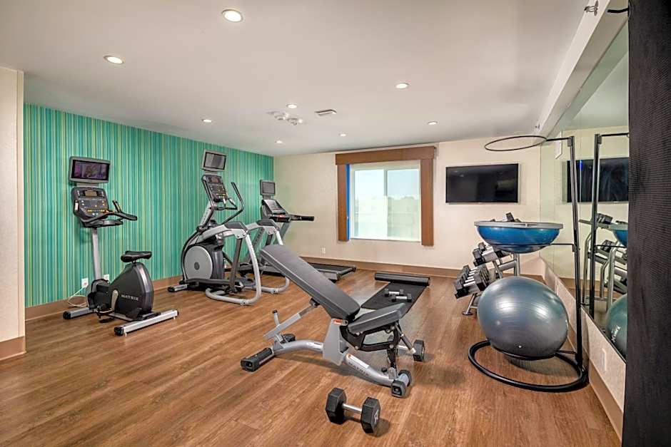 Holiday Inn Express and Suites Chatsworth By IHG