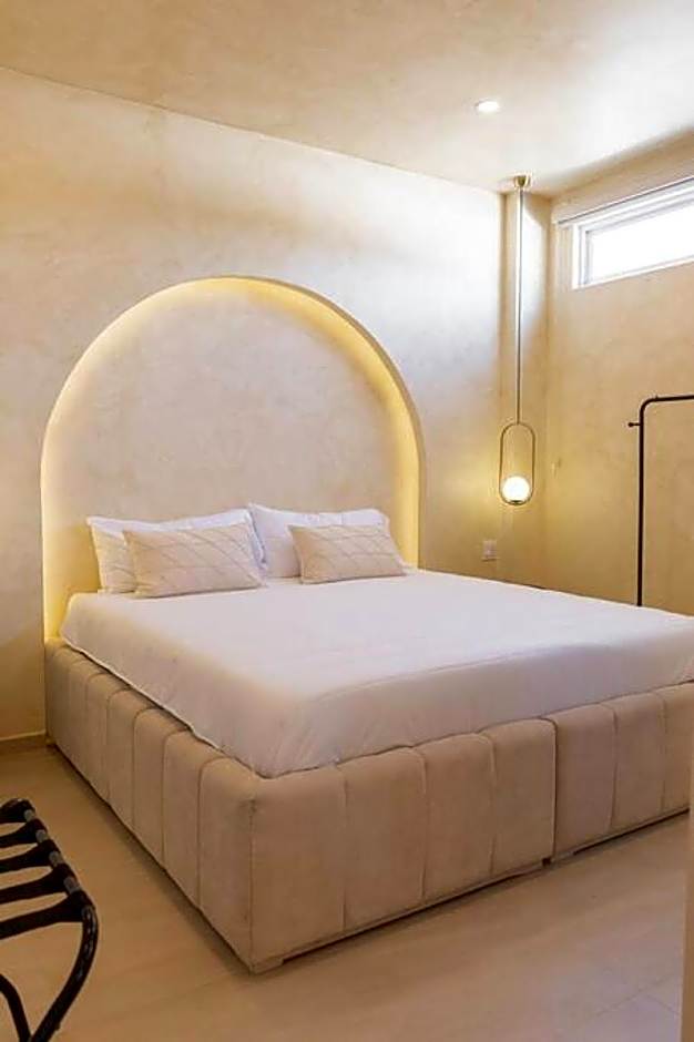 Presidential Studio with Gated Parking at Casas Sanblu