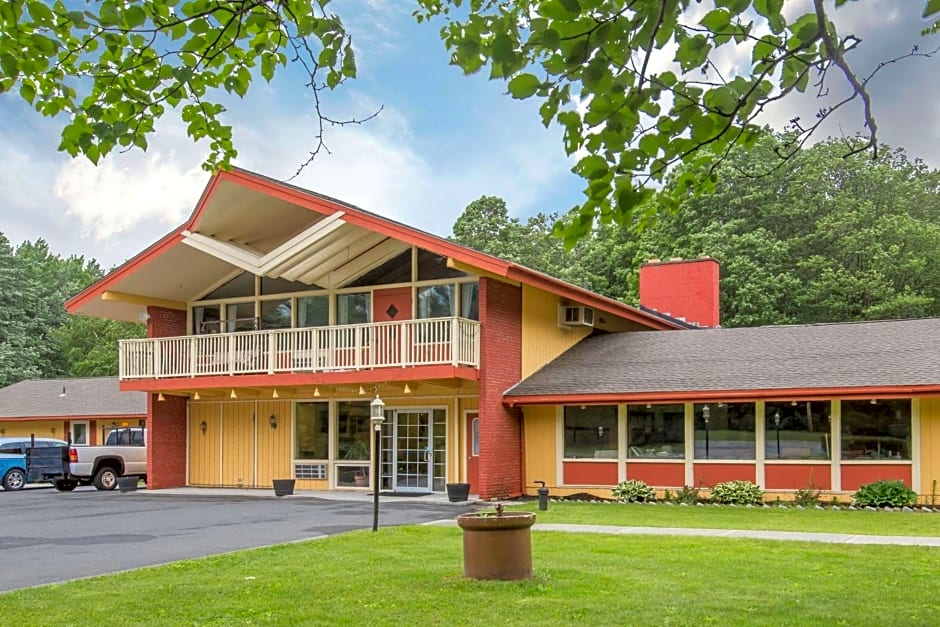 Econo Lodge Manchester Center