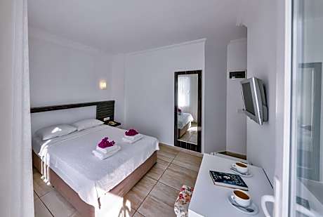 Triple Room with Side Sea View