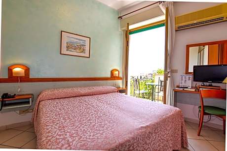 Standard Single Room with Sea View