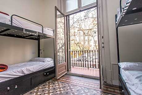 Single Bed in 6-Bed Dormitory Room