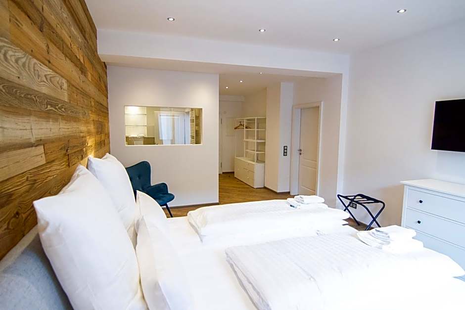 Schiefer Suite Hotel & Apartments