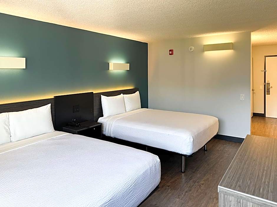 Motel 6 Carson