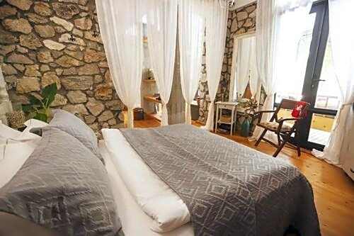 Photo 1 of 9 of Villa