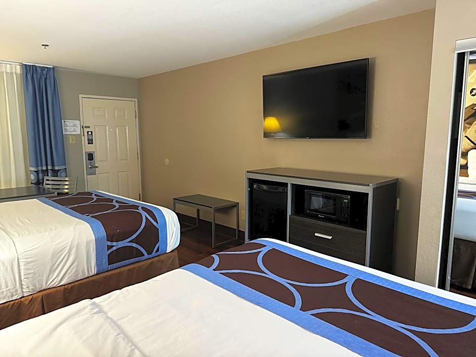 Super 8 by Wyndham Houston/NASA/Webster Area