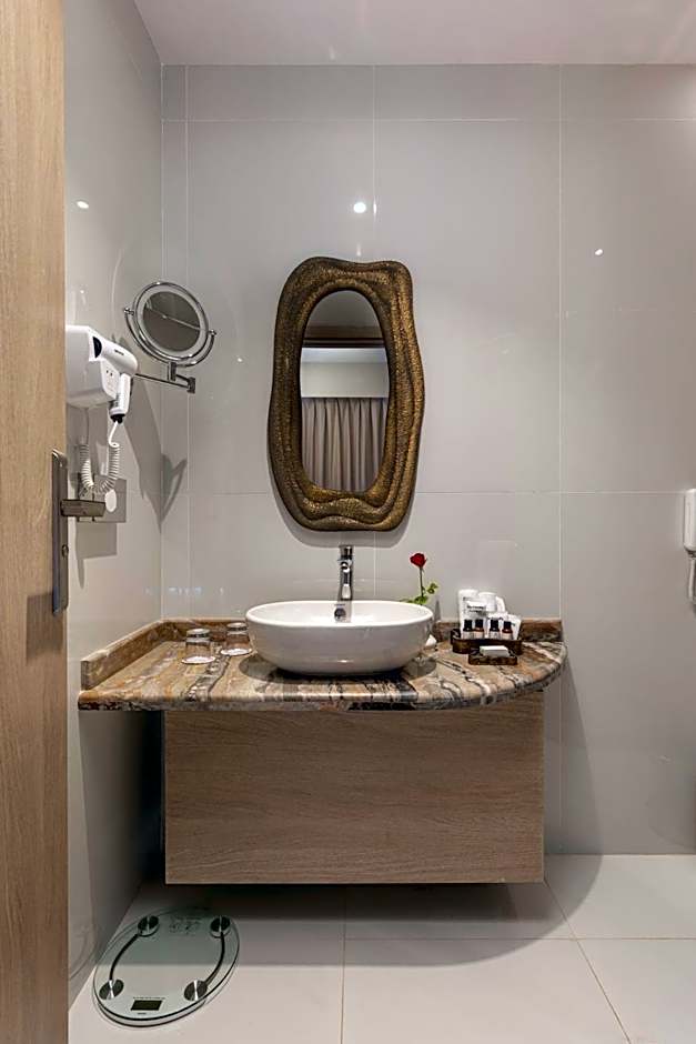 Crowne Plaza Alexandria Mirage by IHG