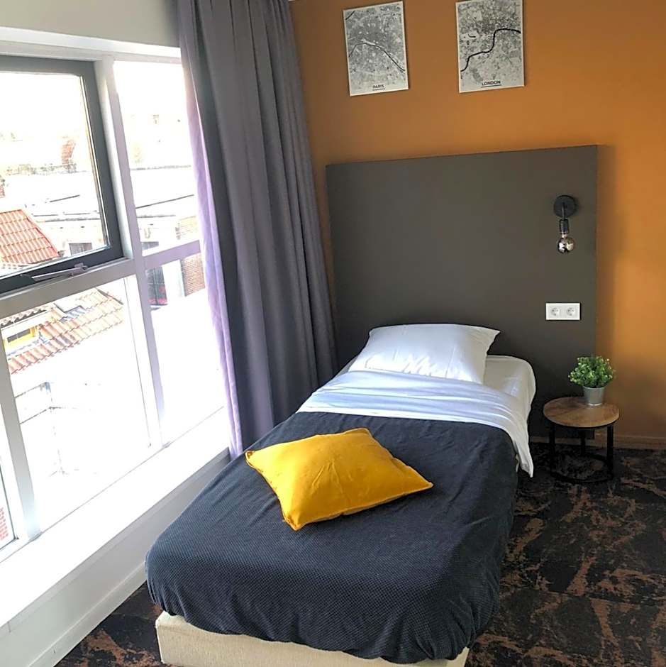 Hotel The Happy Traveler