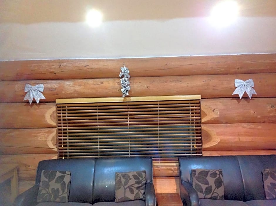 lyne view, log cabin