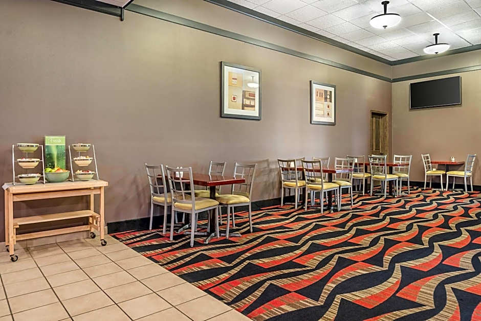 Quality Inn & Suites Next To The Casino