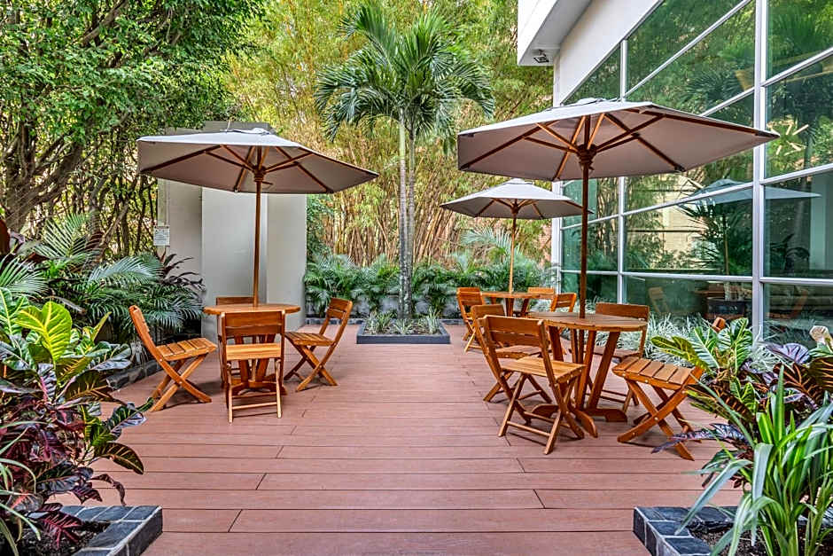 Novelty Suites Hotel