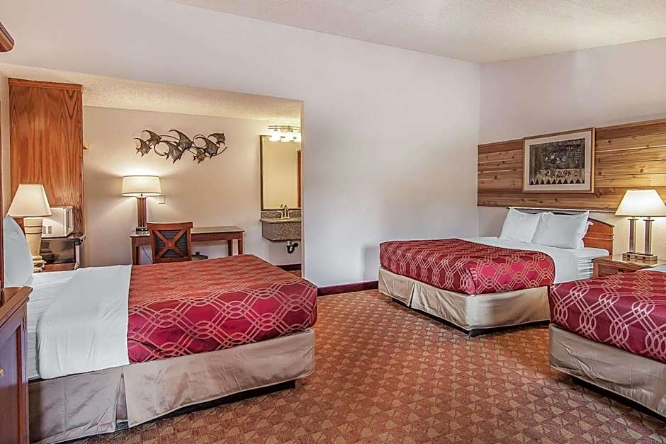 Econo Lodge Inn & Suites Madras
