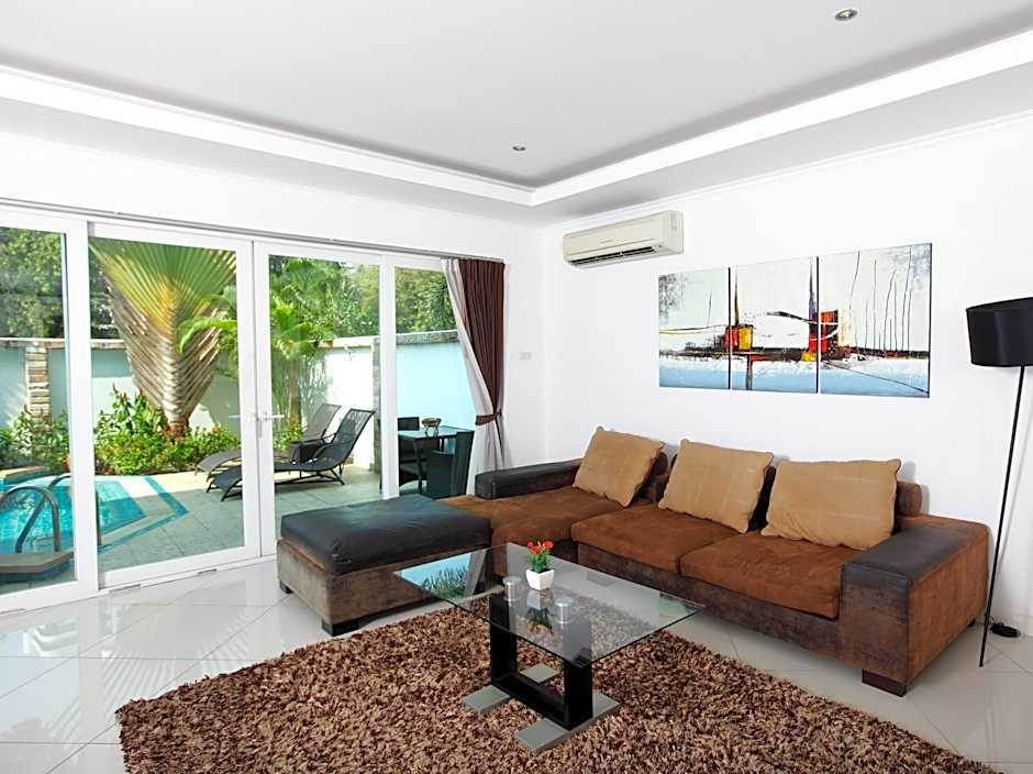 Hidden Palm Pool Villas