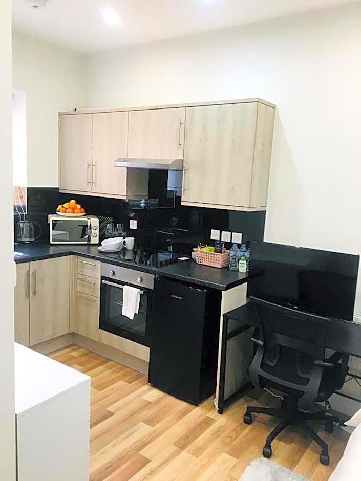 MIA Residence - Entire Studio apartment - City View - London - Next to Ealing Broadway Station