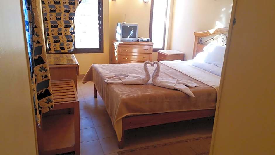 Applicators Hotel