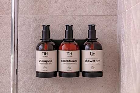 Standard room (2 adults)