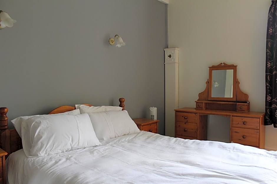 Photo 1 of 4 of Double Room with Shared Bathroom