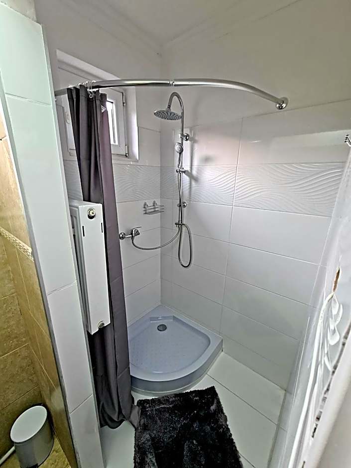 Airport Luxury Apartman 42