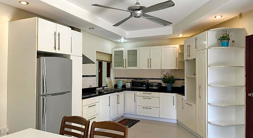 Blooming Hill Boutique Suites