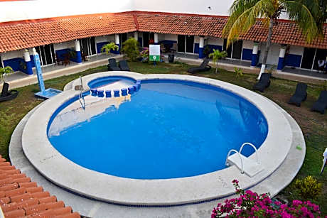 Hotel Plaza Almendros