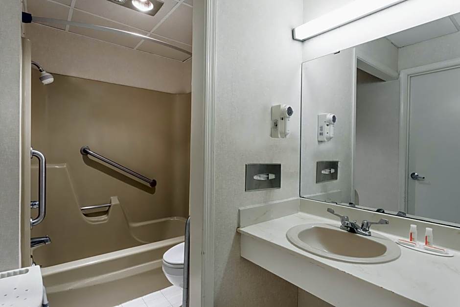 Days Inn by Wyndham Bedford