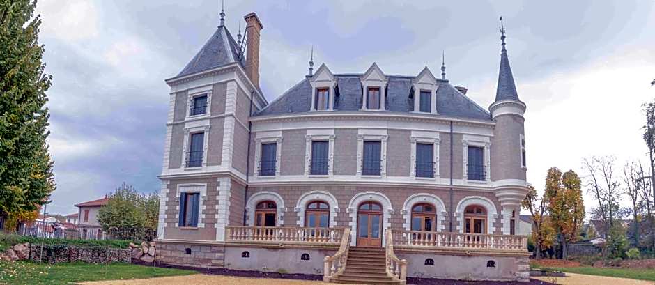 Eclosion Chateau Hotel & Restaurant