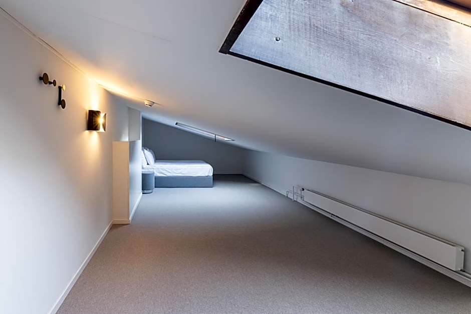 Victoria Hotel & Residence