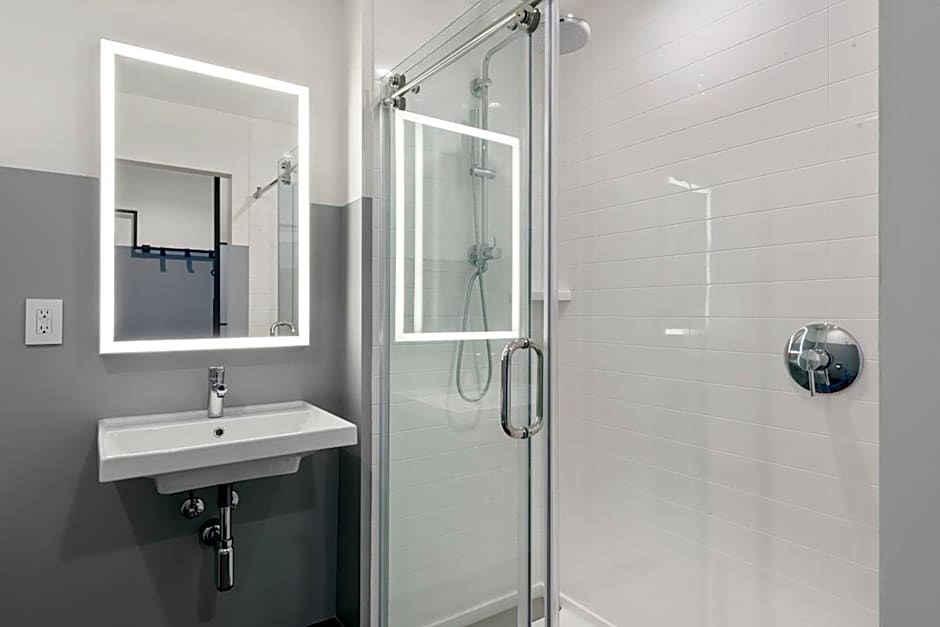 The Metric - Los Angeles Downtown