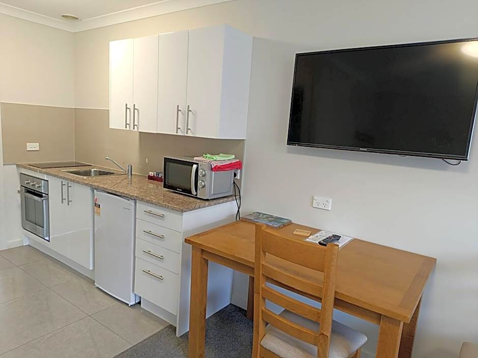 Bayfield Motel and Apartment