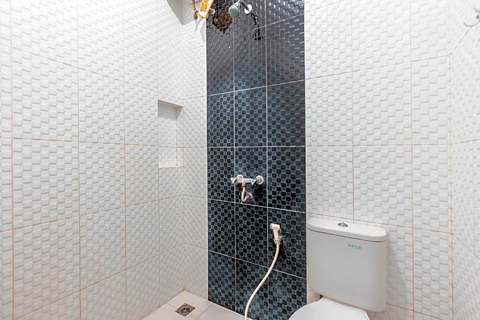 OYO 2364 Cempaka Harapan Indah