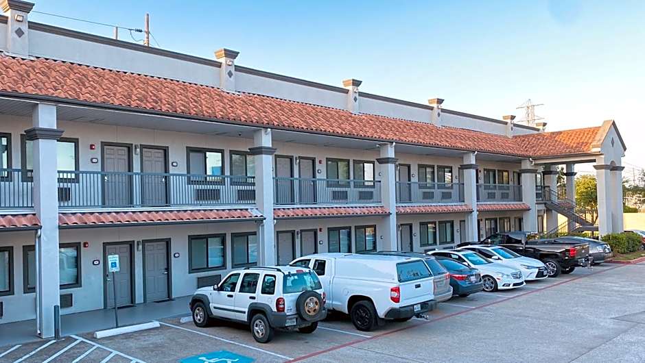 Island Suites Hobby Airport