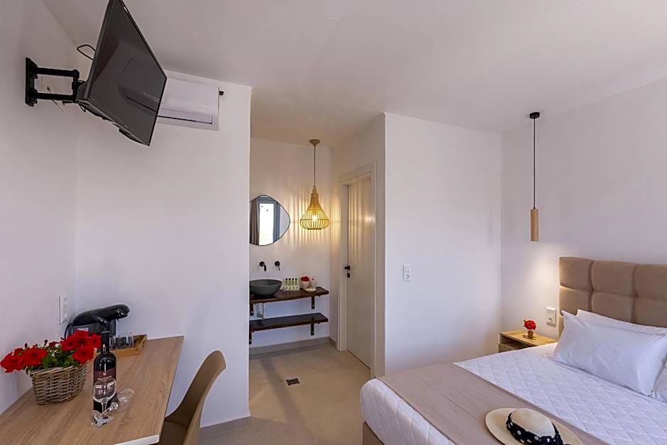 Chrysonisos Suites with Sunset & Seaviews near Kini