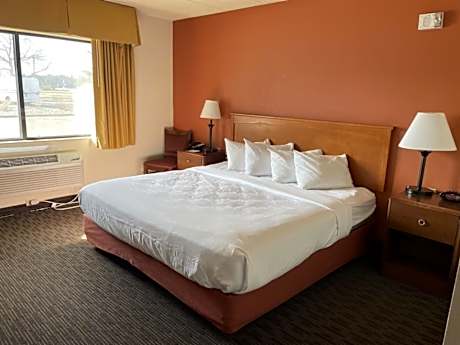 1 King Bed Mobility Accessible Room Non-Smoking