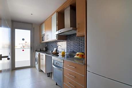 3 BEDROOM APARTMENT (UP TO 7 PEOPLE)