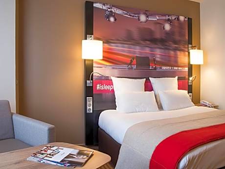 Classic  Room with Double Bed and Sofa Bed (3 Adults)