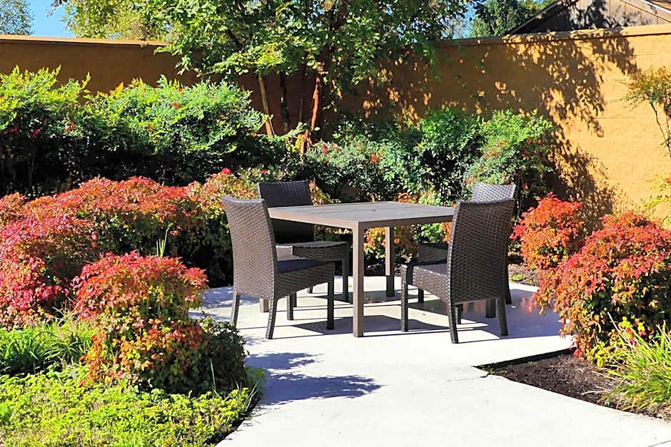 Courtyard by Marriott Chesapeake Greenbrier