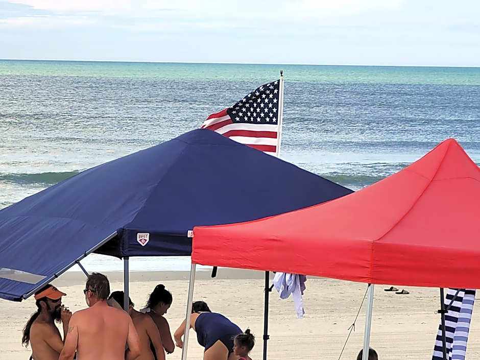 Oceanfront Escape With Balcony and heated salt water pool Sleeps 4