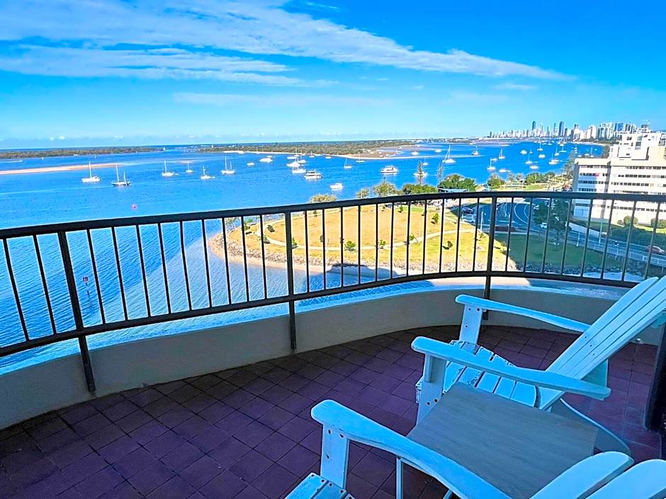 Broadwater Shores Waterfront Apartments