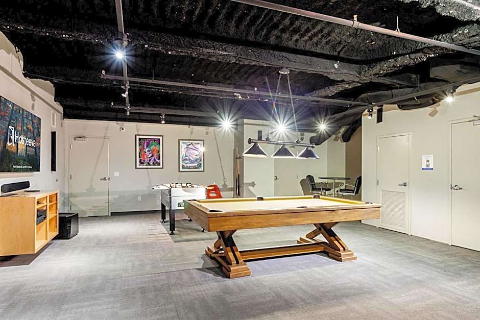 Spacious 4BR Luxury Condo Steps to French Quarter