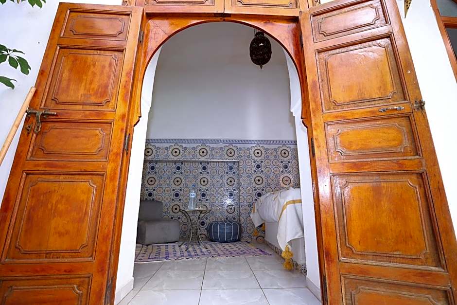 Riad O LY