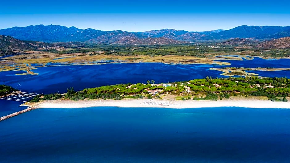 Colostrai Hotel Club