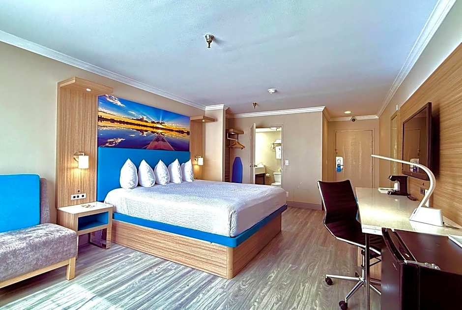 Days Inn by Wyndham Los Angeles LAX/ Redondo & Manhattan Beach