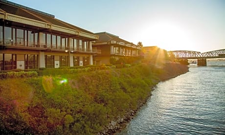 Holiday Inn Portland - Columbia Riverfront by IHG
