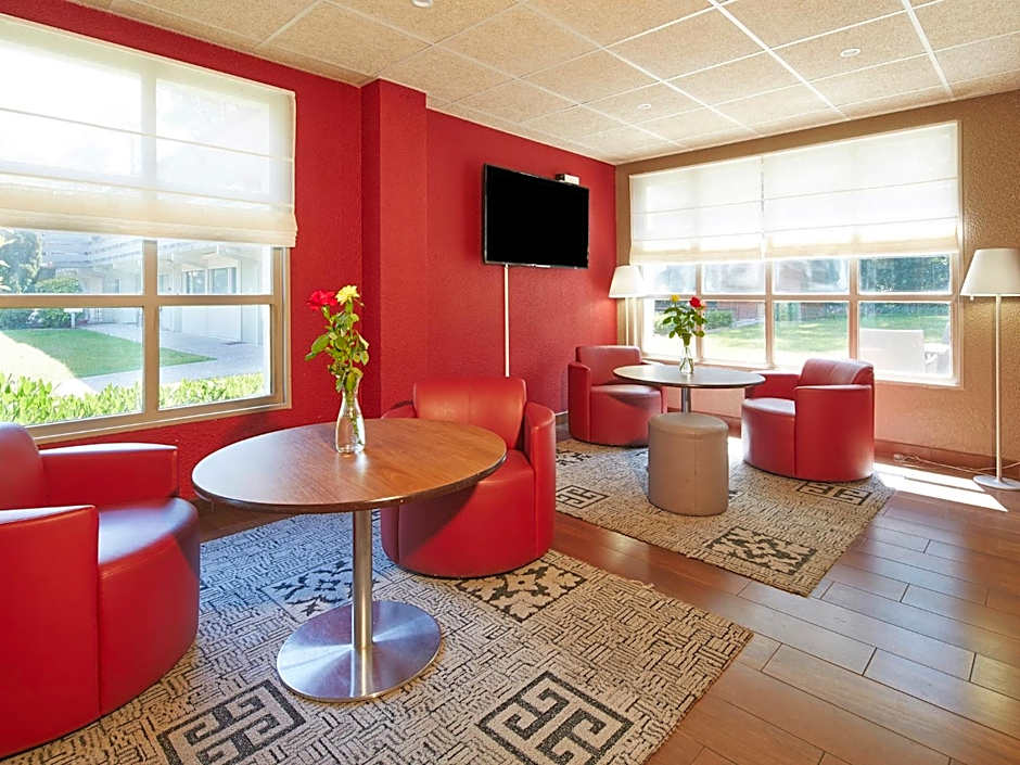 Campanile Orleans - La Source